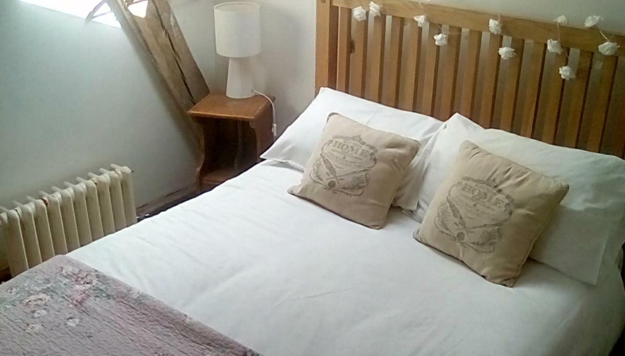 Chez Gondat Chambre D'Hotes Saint-Martial-sur-Isop Экстерьер фото
